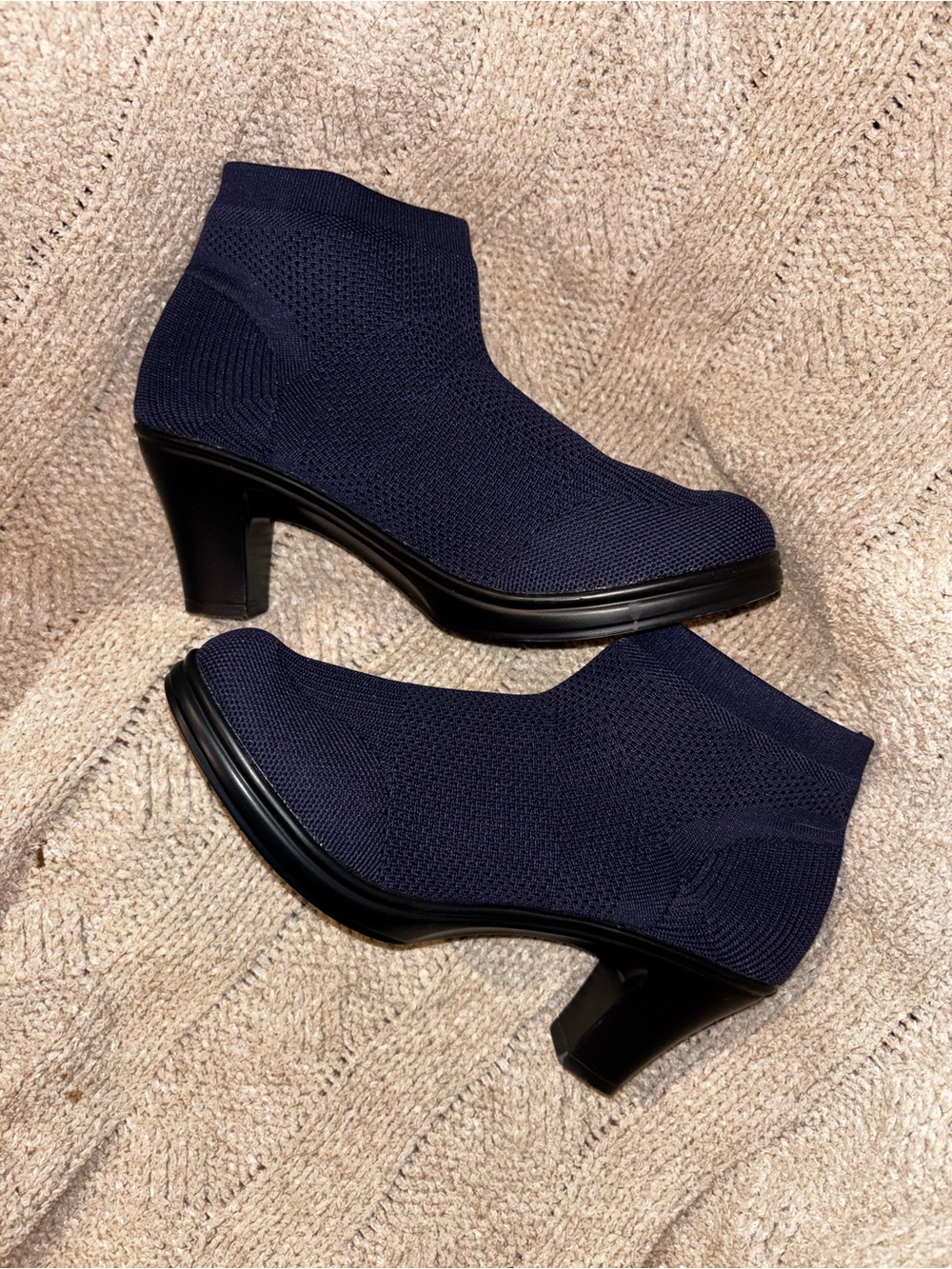 Bernie Mev Navy Blue Knit Ankle Boots Block Heel Size 9 NWT